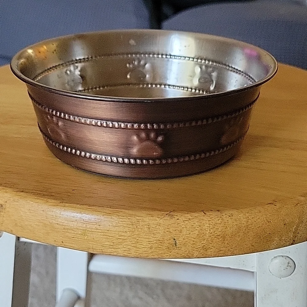 Food/water bowl